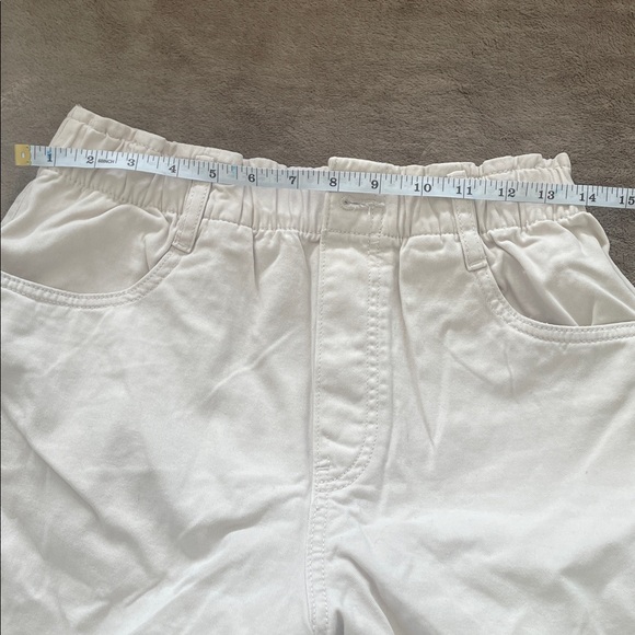 H&M Women's Tan Cargo Shorts - Picture 10 of 10